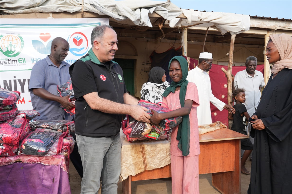 Türkiye Umut Kervanı Vakfı ile Avrupa Yetim Eli Derneği yardım kuruluşları, çatışmaların ve insani...