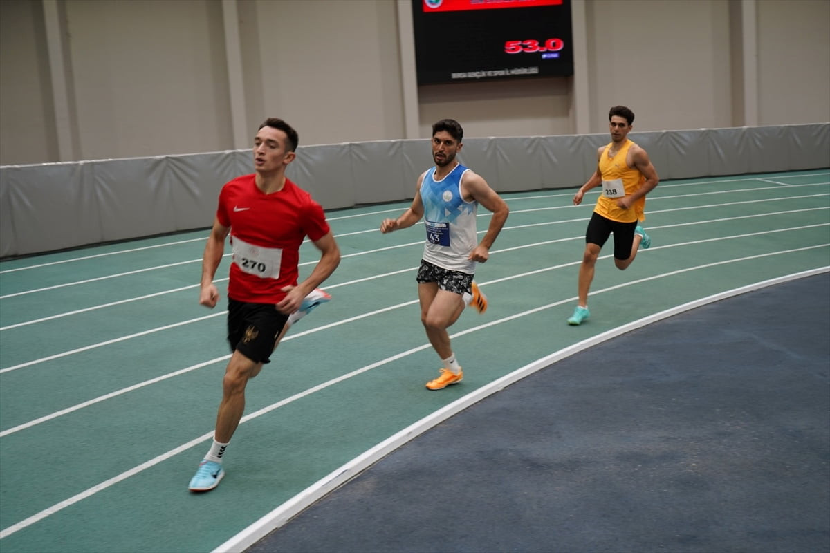 Türkiye Üniversite Sporları Federasyonu (TÜSF) tarafından düzenlenen Salon Atletizm Türkiye...