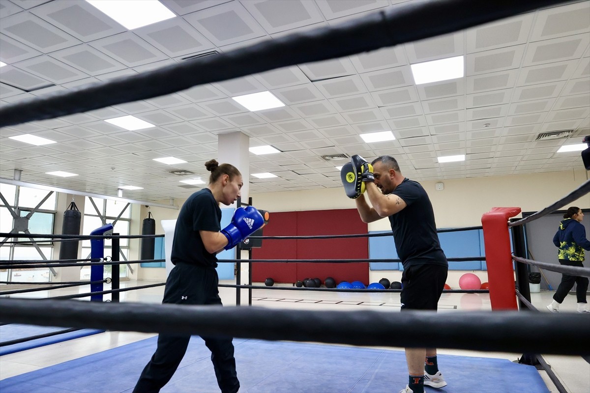 Türkiye ve Avrupa şampiyonu 22 yaşındaki milli boksör Gamze Soğuksu, elde ettiği başarıları...