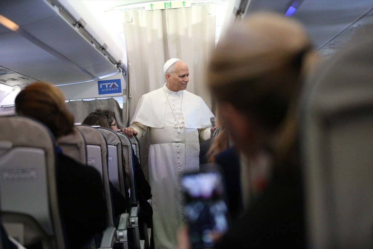 Türkiye ve Lübnan'ı kapsayan ilk resmi dış gezisini tamamlayan Vatikan Devlet Başkanı Papa 14....