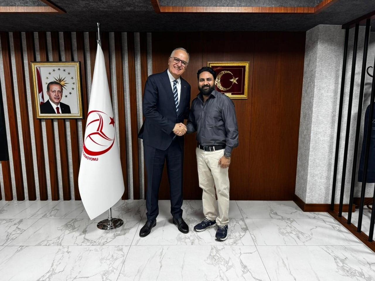 TÜRKİYE VOLEYBOL FEDERASYONU BAŞKANI MEHMET AKİF ÜSTÜNDAĞ VE FIVB İLETİŞİM KOMİSYONU ÜYESİ DR....