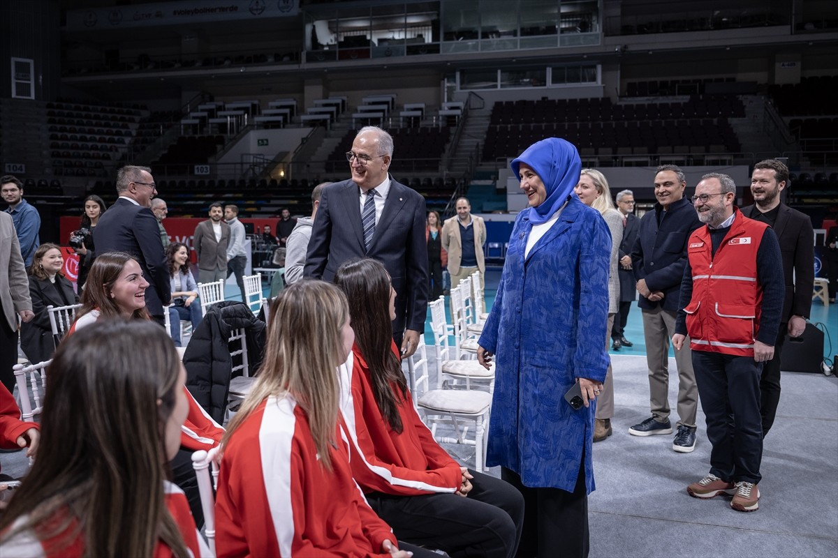 Türkiye Voleybol Federasyonu (TVF) ile Türk Kızılay arasında toplumda yardım bilincinin...