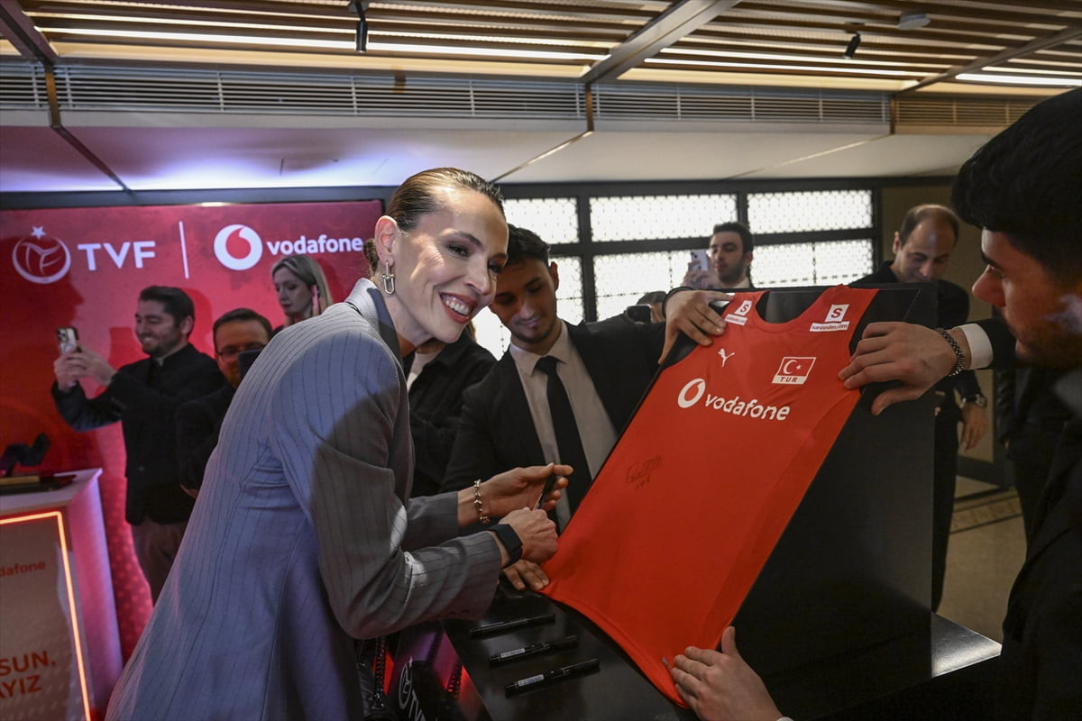 Türkiye Voleybol Federasyonu (TVF) ve Vodafone'un 2 yıllık iş birliği, düzenlenen yemek...