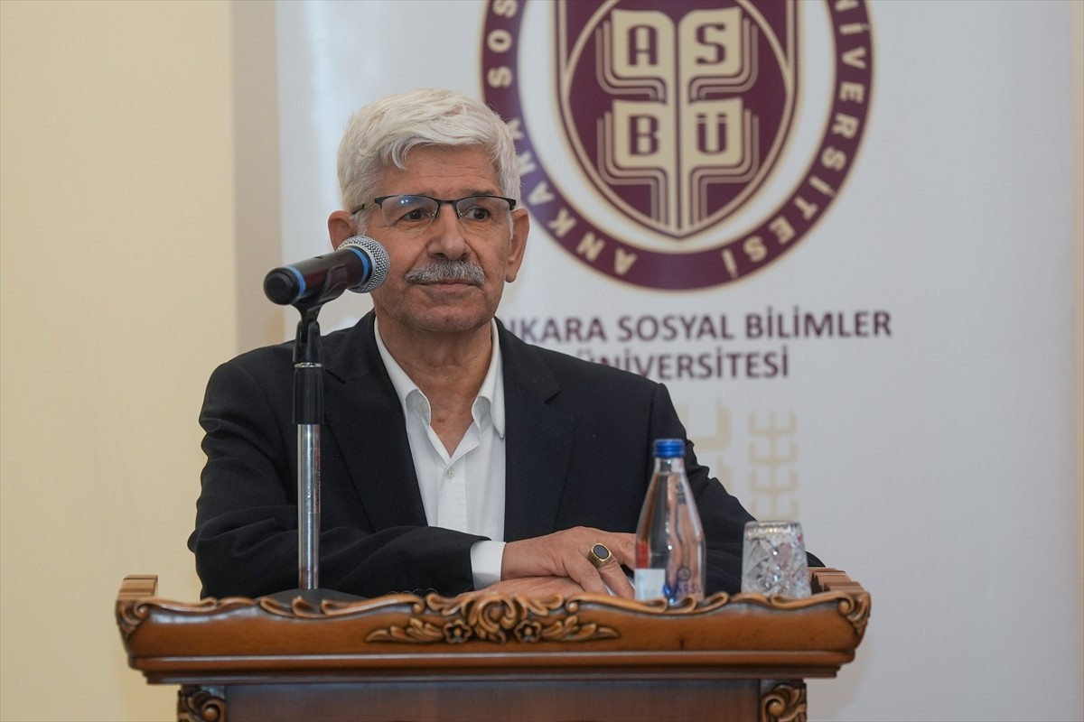Türkiye Yazarlar Birliği ile Ankara Sosyal Bilimler Üniversitesi (ASBÜ) işbirliğinde düzenlenen 4....