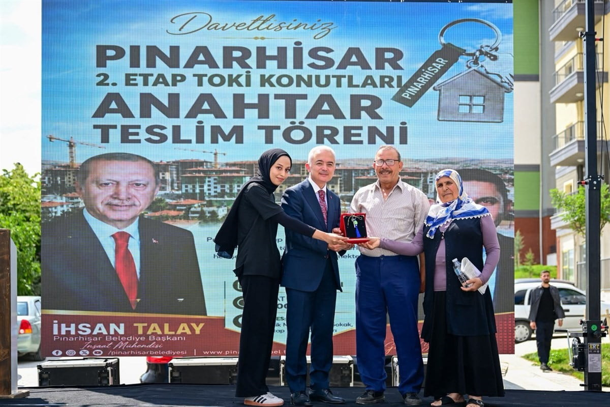 TÜRKİYE YÜZYILI VİZYONU KAPSAMINDA HAYATA GEÇİRİLEN SOSYAL KONUT PROJESİNİN ANAHTAR TESLİM...