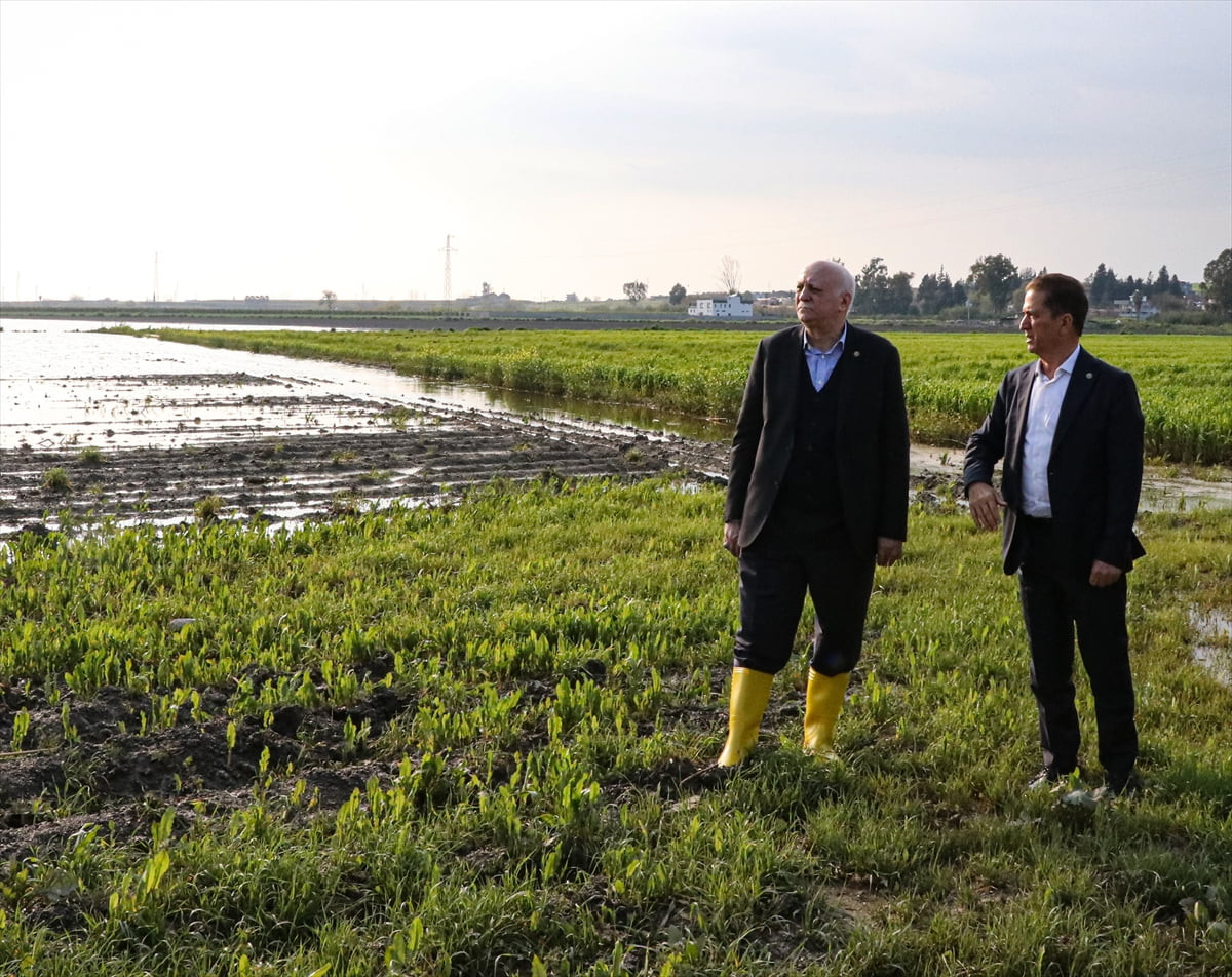 Türkiye Ziraat Odaları Birliği (TZOB) Genel Başkanı Şemsi Bayraktar (solda), Adana'nın merkez...