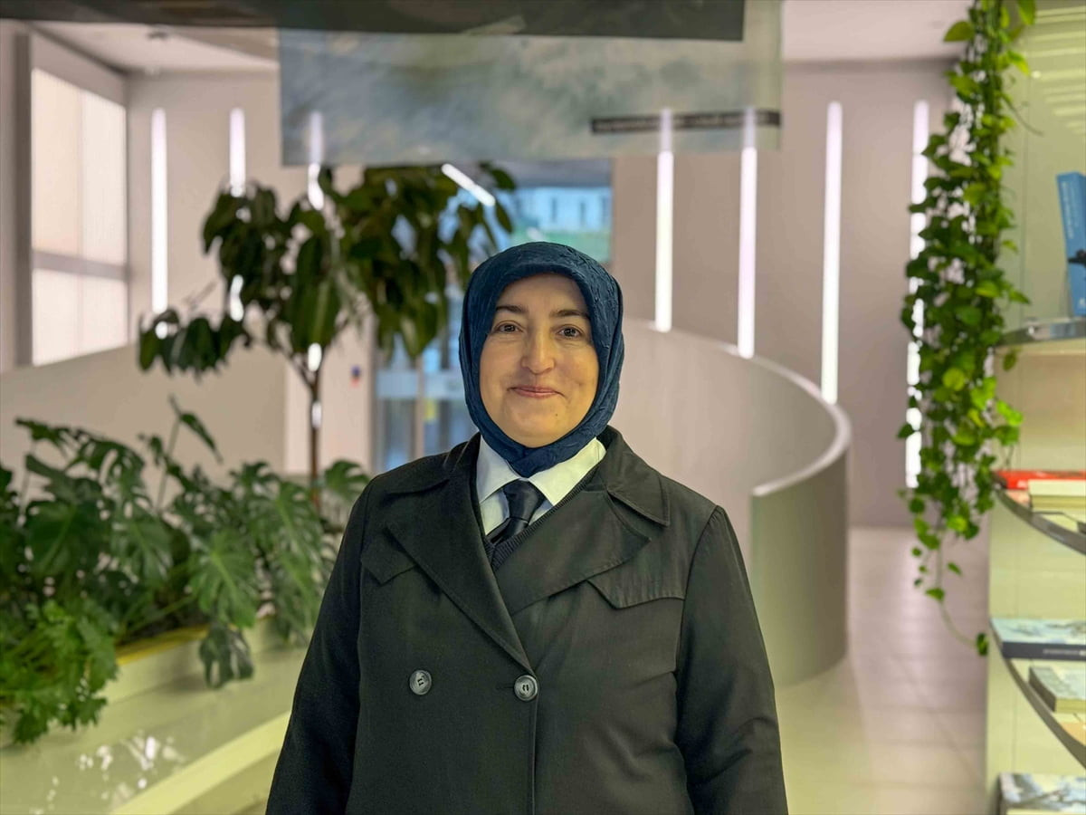 Türkiye'de sivil havacılık sektöründe başörtüsüyle pilotluk yapan ilk kadınlardan biri olan Gülşah...