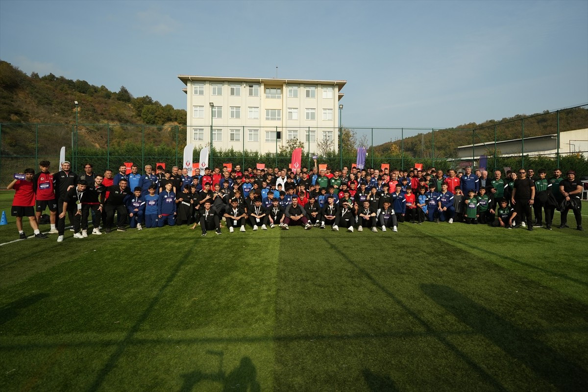 Türkiye'nin 81 ilinden öğrencilerin katıldığı "Spor İmam Hatip Liseleri Yarışıyor" programı...