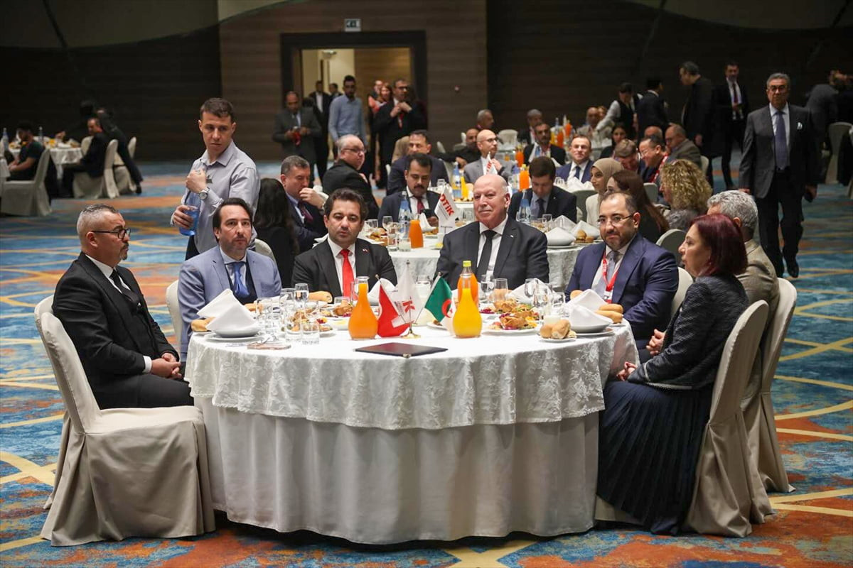 Türkiye'nin Cezayir Büyükelçiliği himayesinde Dünya Türk İş Konseyi (DTİK) tarafından Cezayir’de...