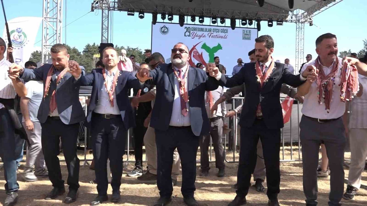 TÜRKİYE'NİN DÖRT BİR YANINDAN BURSA'YA GELEN GİRESUNLULAR, 3 GÜN 3 GECE SÜREN FESTİVALDE BİR ARAYA...