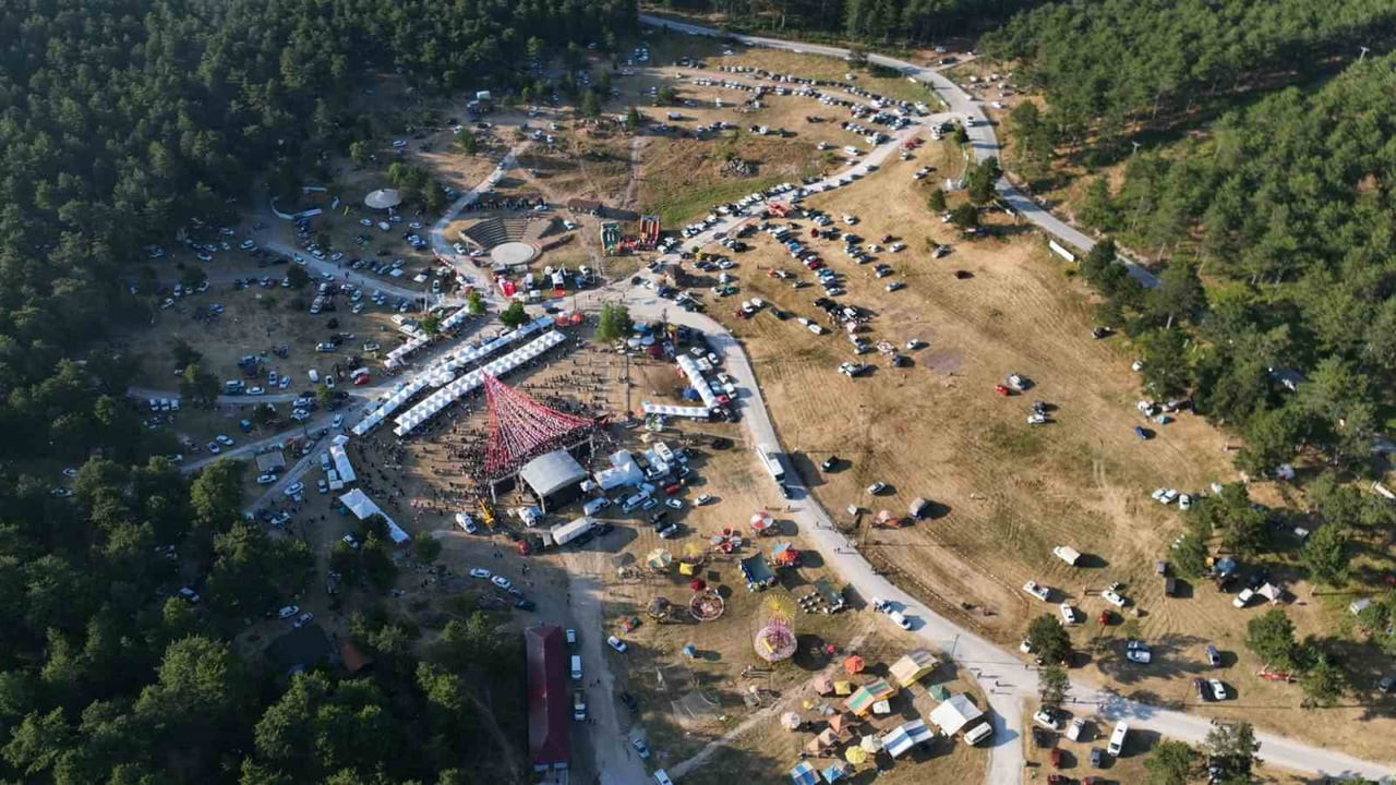 TÜRKİYE'NİN DÖRT BİR YANINDAN BURSA'YA GELEN GİRESUNLULAR, 3 GÜN 3 GECE SÜREN FESTİVALDE BİR ARAYA...
