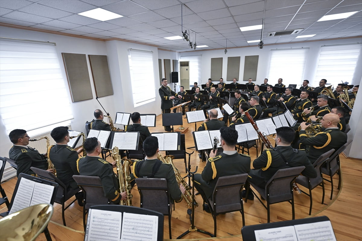 Türkiye'nin en eski ve köklü çok sesli müzik kurumu olan ve 1826 yılında Muzika-i Hümayun adıyla...