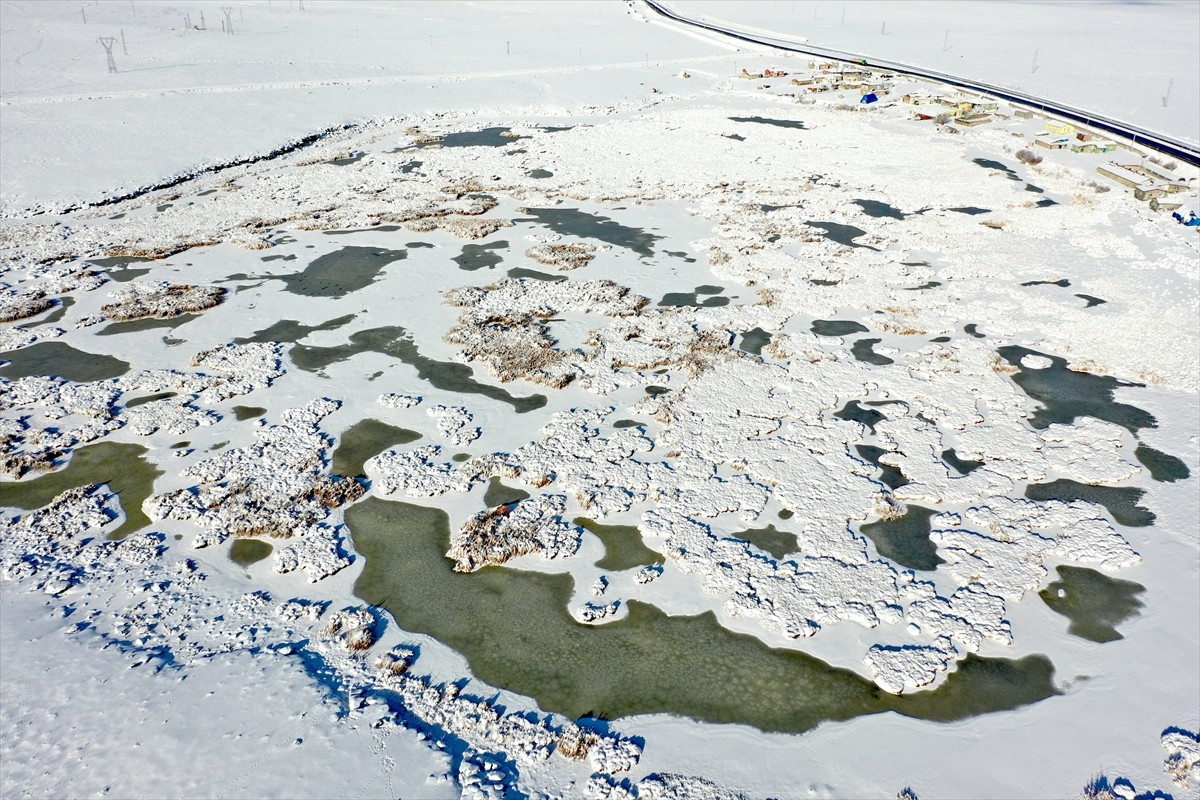 Türkiye'nin en yüksek rakımlı göllerinden biri olan ve "ulusal öneme haiz sulak alan" olarak...