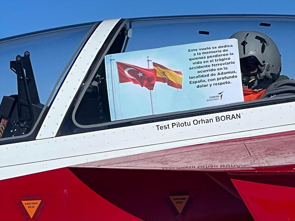 Türkiye'nin ilk jet motorlu süpersonik eğitim uçağı HÜRJET, İspanya’nın Adamuz kasabasında yaşanan...
