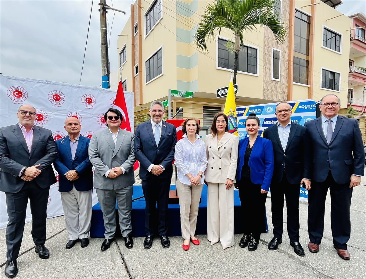 Türkiye'nin Kito Büyükelçiliğinin girişimiyle Ekvador'un Guayaquil Belediyesi, Türkiye...