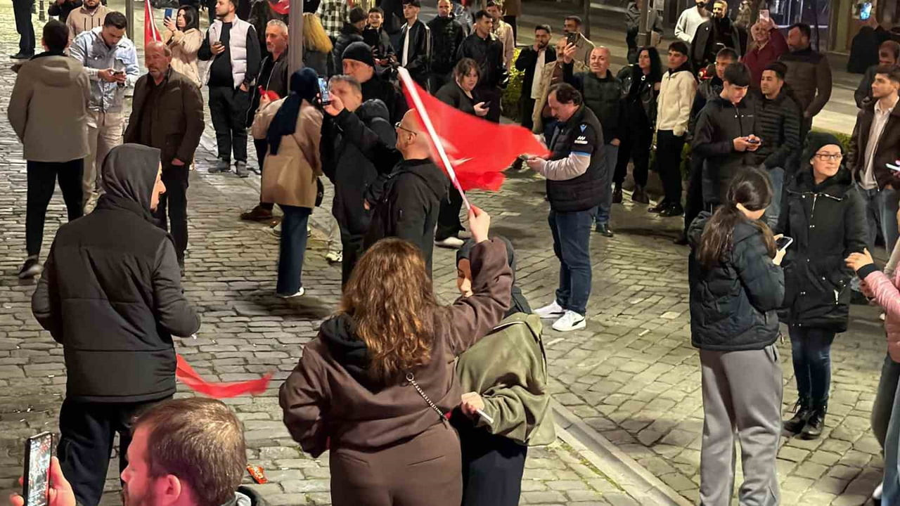 TÜRKİYE'NİN KOSOVA DEPLASMANINDA ALDIĞI 1-0 GALİBİYET İLE 2026 DÜNYA KUPASI'NA KATILMAYA HAK...