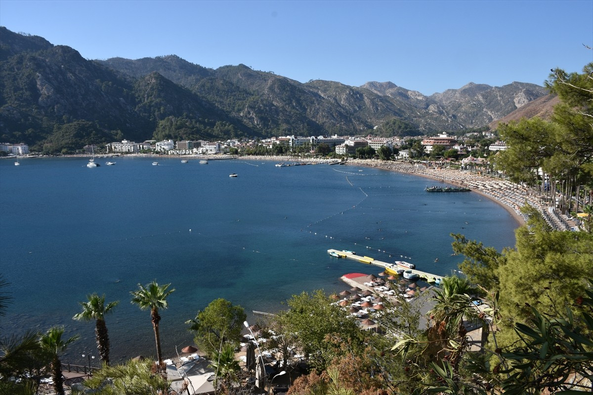 Türkiye'nin önemli turizm merkezlerine sahip Muğla'yı 8 ayda 2 milyon 494 bin 898 yabancı turist...