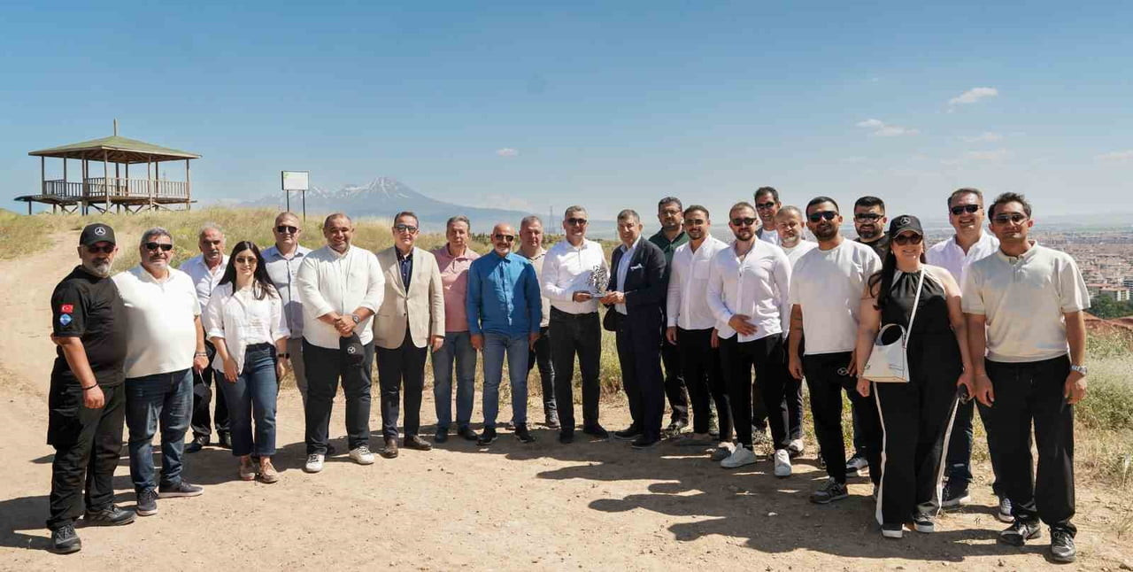 TÜRKİYE’DE ŞEHİRLERARASI YOLCU TAŞIMACILIĞININ ÖNDE GELEN MARKALARINDAN KÂMİL KOÇ, 100’ÜNCÜ...