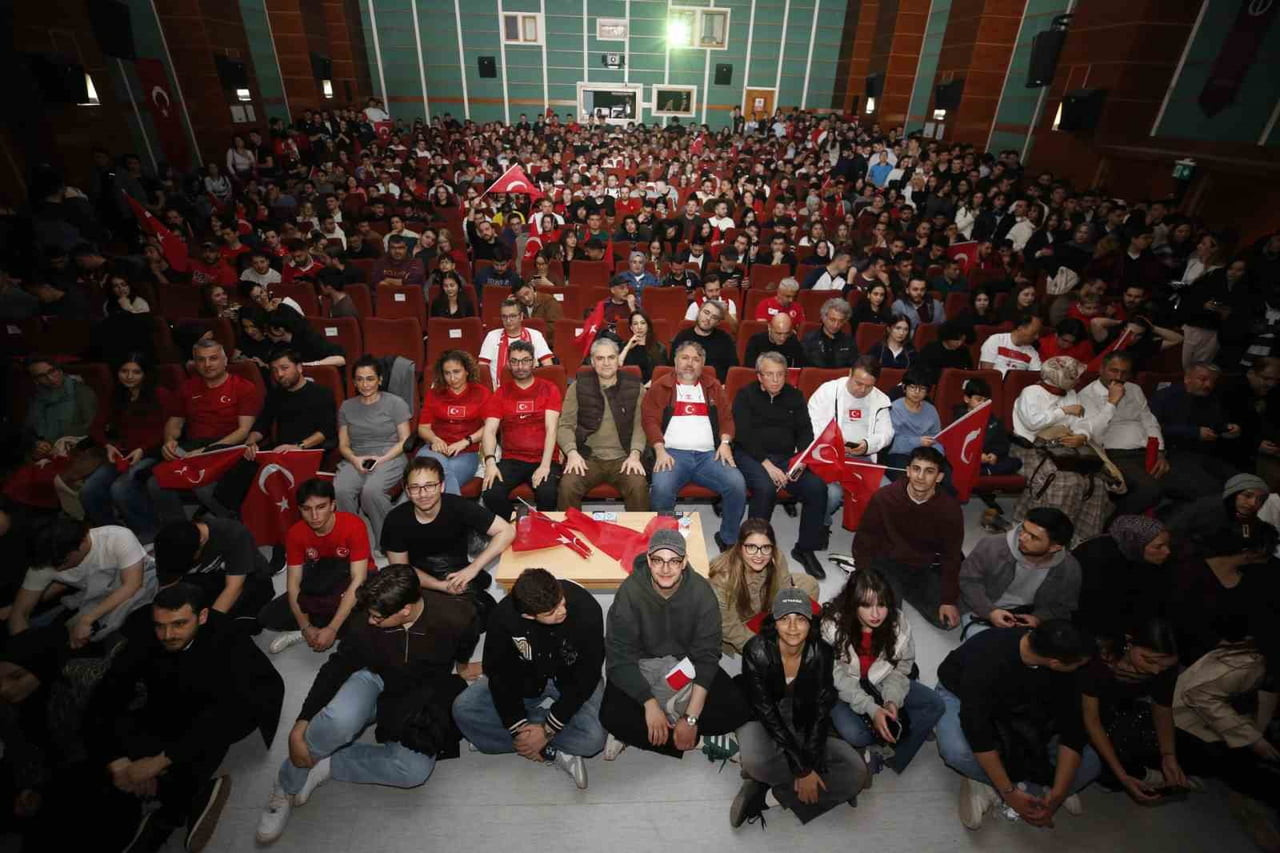 TÜRKİYE’NİN 24 YILLIK DÜNYA KUPASI HASRETİNE SON VERDİĞİ KRİTİK PLAYOFF FİNALİ, ESKİŞEHİR ANADOLU...