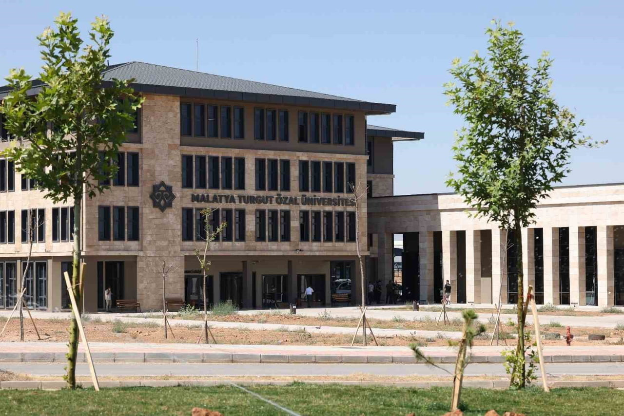 TÜRKİYE’NİN GENÇ VE DİNAMİK YÜKSEKÖĞRETİM KURUMLARINDAN MALATYA TURGUT ÖZAL ÜNİVERSİTESİ (MTÜ)...