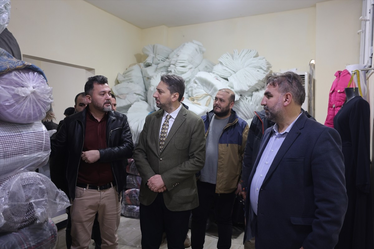 Türkiye’nin Halep Başkonsolosu Hakan Cengiz’in, İHH İnsani Yardım Vakfı'nın Suriye’nin Azez...