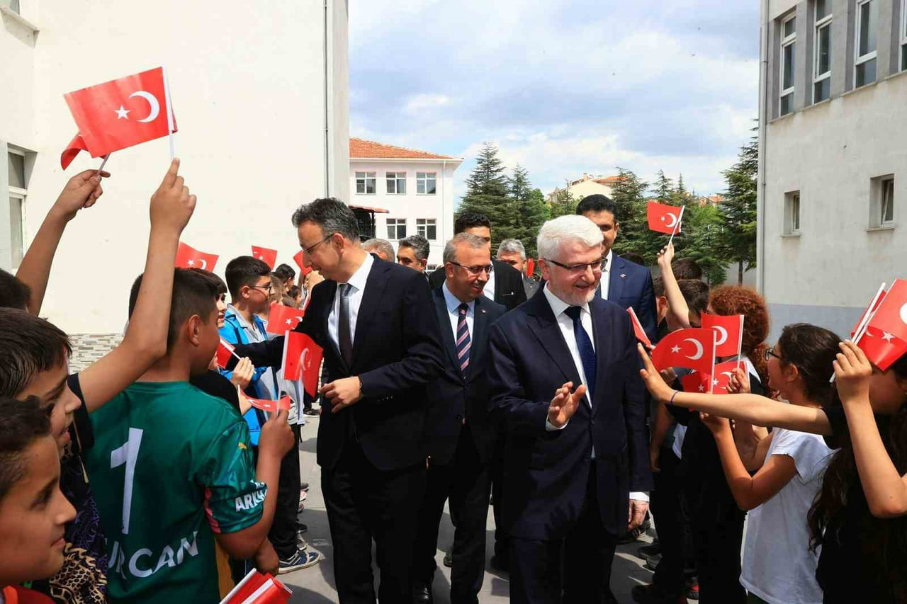 TÜRKİYE’NİN HAVACILIK MOTORLARINDAKİ LİDER ŞİRKETİ TEI, EĞİTİM ALANINDAKİ SOSYAL SORUMLULUK...