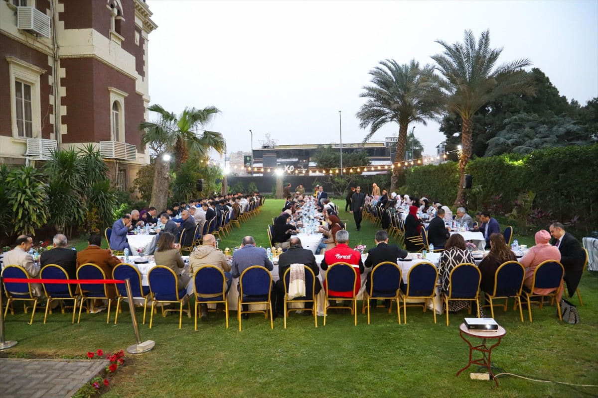 Türkiye’nin Kahire Büyükelçiliği, ramazan ayı dolayısıyla Gazzeli aileler için iftar programı...