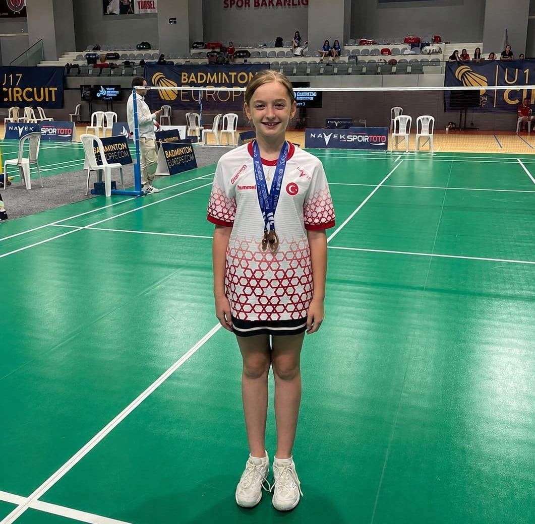 TURNUVANIN U11 TEK KIZLAR KATEGORİSİNDE MÜCADELE EDEN SİMAY KOCA, RAKİPLERİ KARŞISINDA ORTAYA...