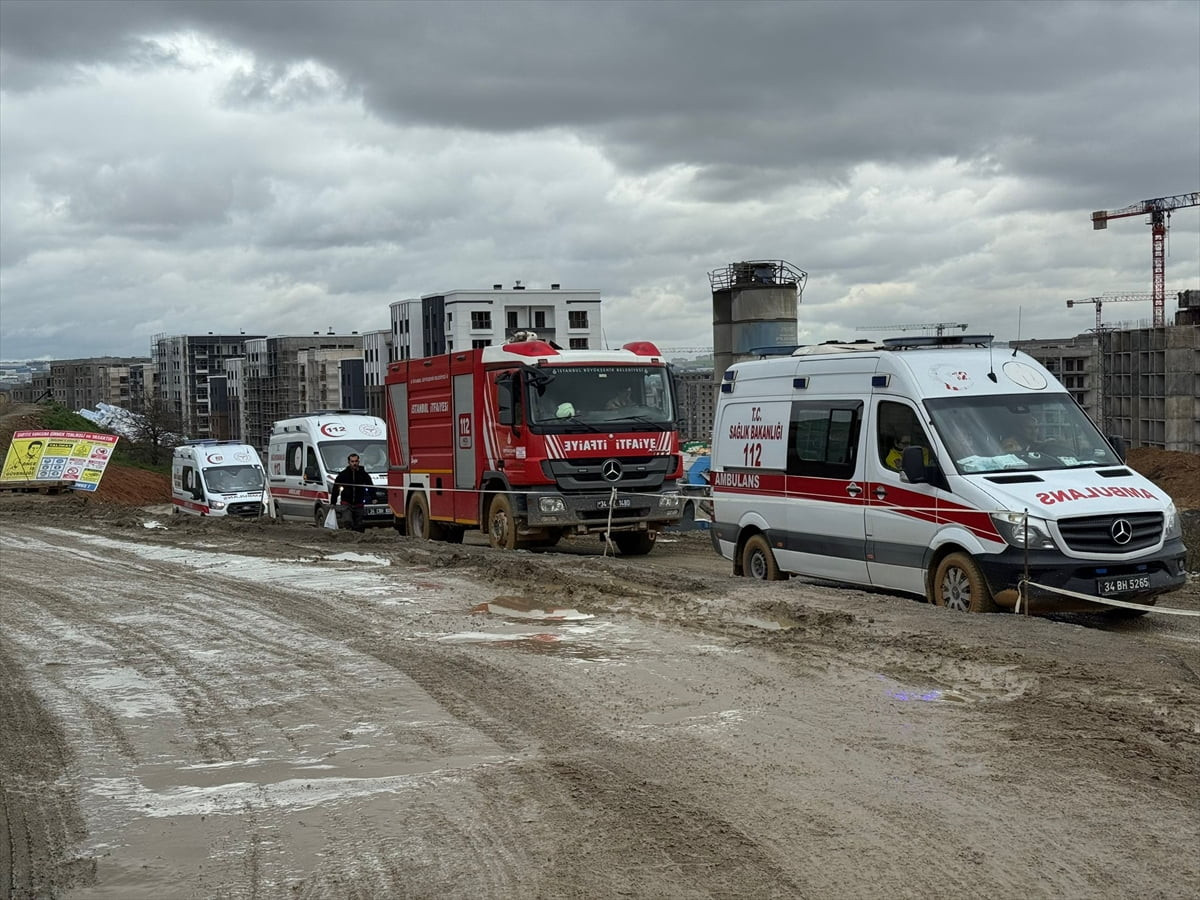 Tuzla'da işçi konteynerinde çıkan yangın itfaiye ekiplerince söndürüldü.