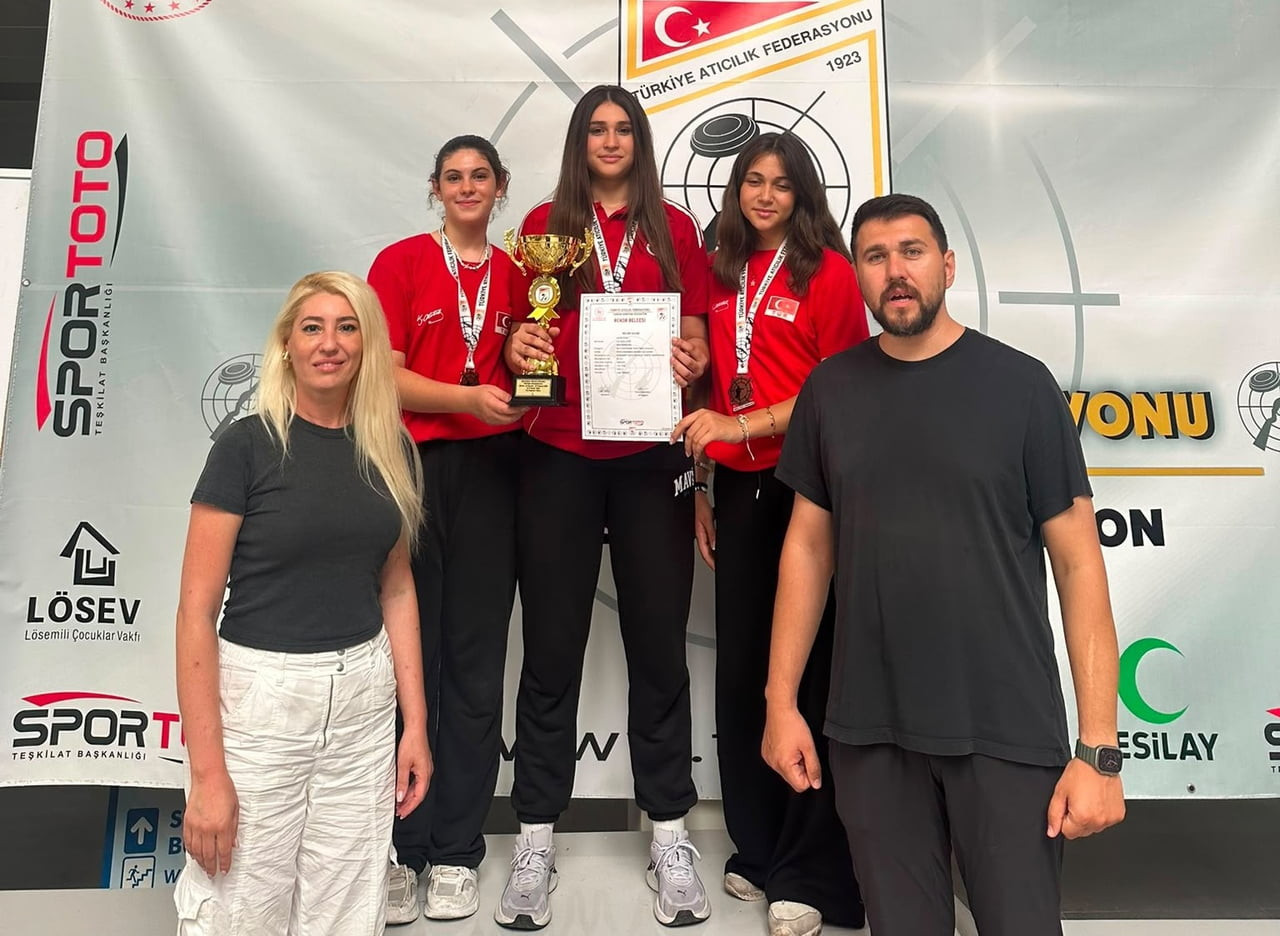 U-15 KADINLAR HAVALI TÜFEK TAKIMI TÜRKİYE ŞAMPİYONLUĞUNU KAZANIRKEN, KIRDIĞI TÜRKİYE TAKIM...