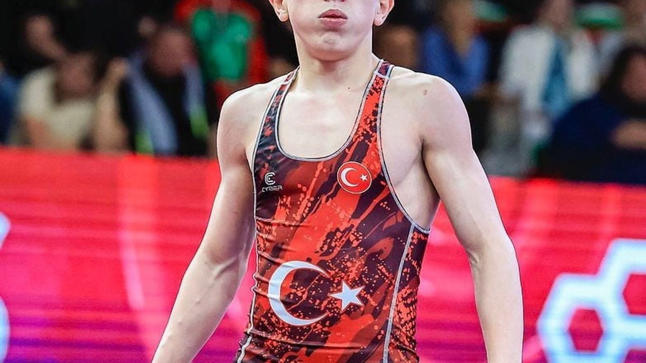 U17 Avrupa Güreş Şampiyonası'nda Ömer Arslan Bronz Madalya Kazandı