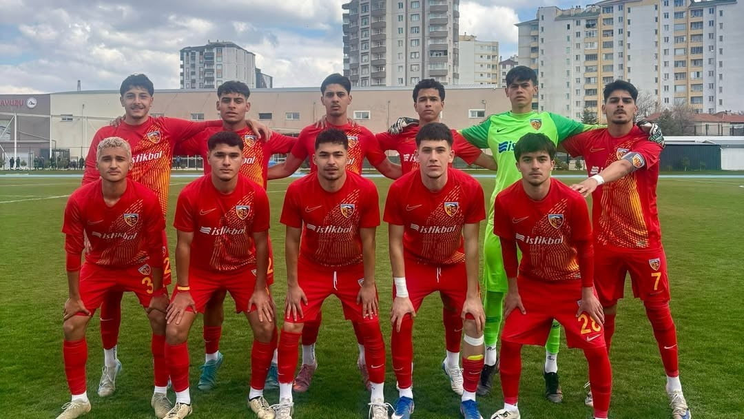 U19 PAF LİGİ 29. HAFTASINDA KAYSERİSPOR, SAHASINDA FENERBAHÇE’Yİ KONUK ETTİ.