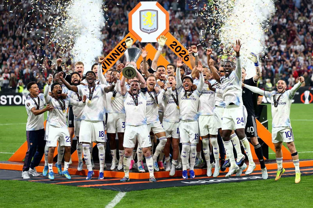 UEFA AVRUPA LİGİ ŞAMPİYONU ASTON VİLLA KUPASINI ALDI