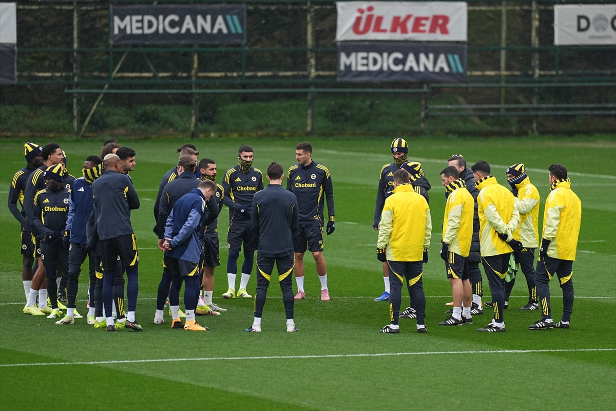 UEFA Avrupa Ligi son 16 play-off turu ilk maçında yarın İngiltere'nin Nottingham Forest takımını...