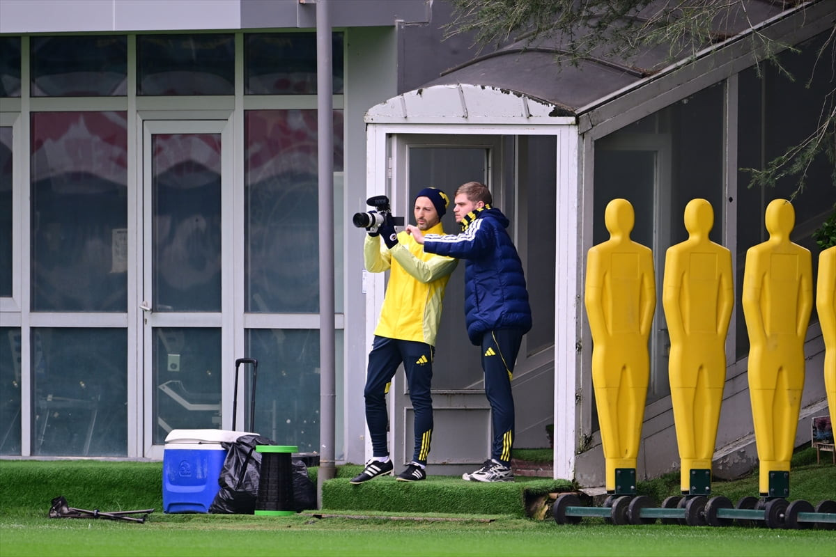 UEFA Avrupa Ligi son 16 play-off turu rövanşında deplasmanda İngiltere temsilcisi Nottingham...