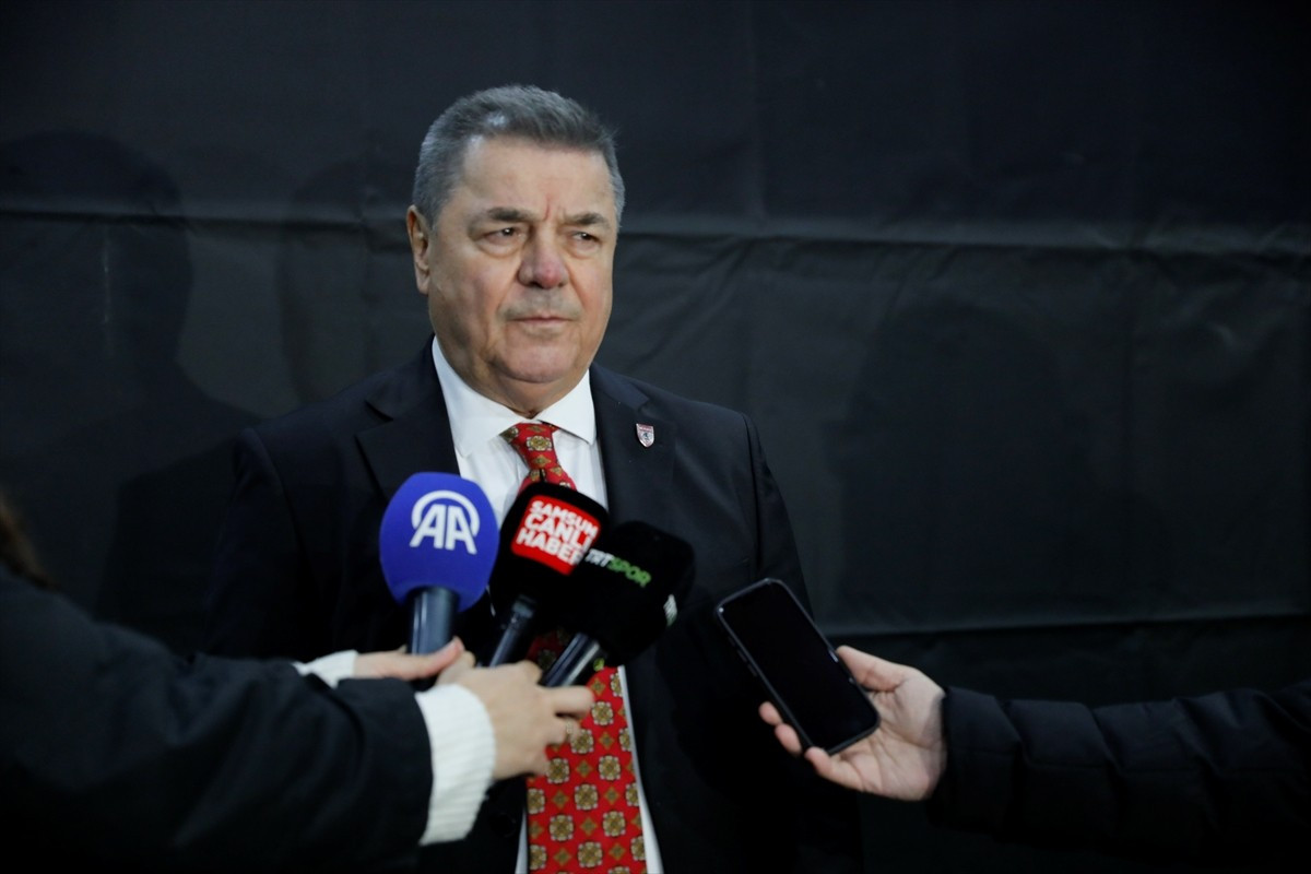 UEFA Konferans Ligi'nin 5. haftasında sahasında Yunanistan'ın AEK takımına 2-1 yenilen...