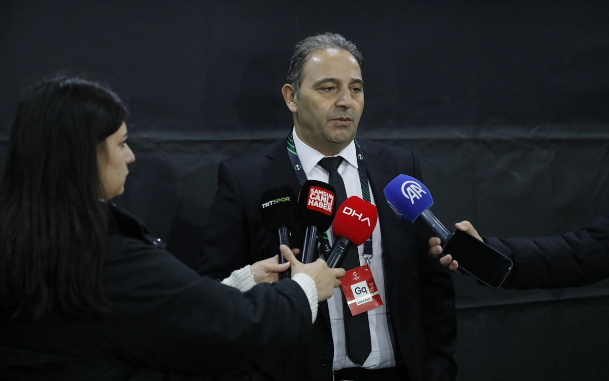 UEFA Konferans Ligi'nin 5. haftasında sahasında Yunanistan'ın AEK takımına 2-1 yenilen...