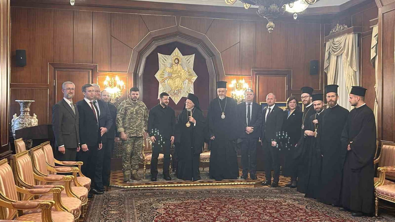 UKRAYNA DEVLET BAŞKANI VLADİMİR ZELENSKİY, FENER RUM PATRİĞİ PATRİK BARTHOLOMEOS'U ZİYARET ETTİ....