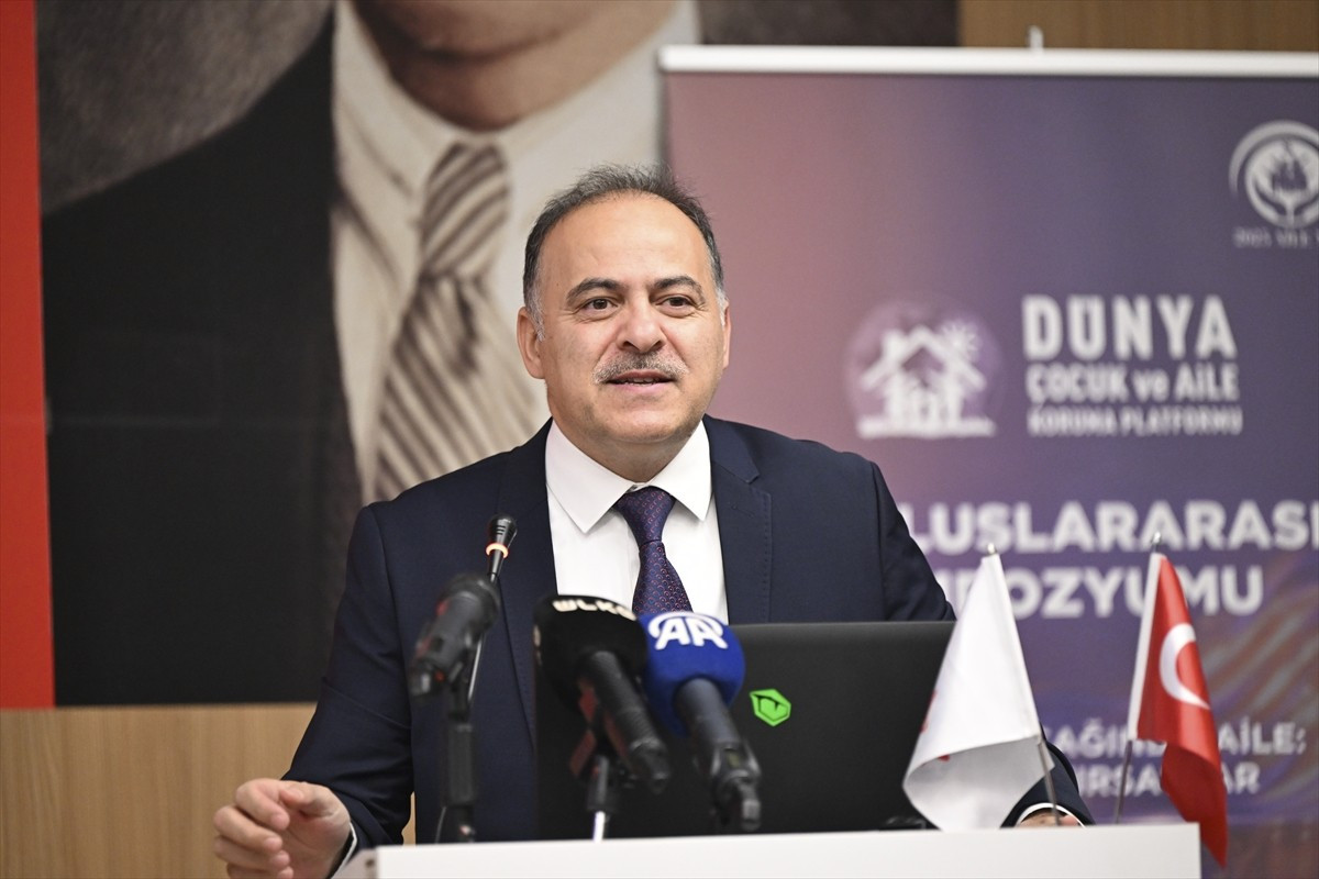 Ulaştırma ve Altyapı Bakan Yardımcısı Ömer Fatih Sayan, Dünya Çocuk ve Aile Koruma Platformunca...