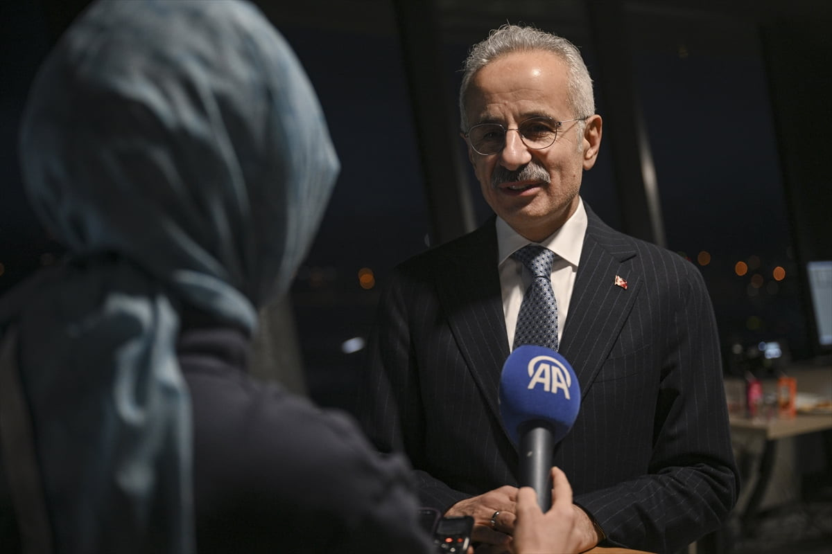 Ulaştırma ve Altyapı Bakanı Abdulkadir Uraloğlu, Ankara Esenboğa Havalimanı'nda düzenlenen program...