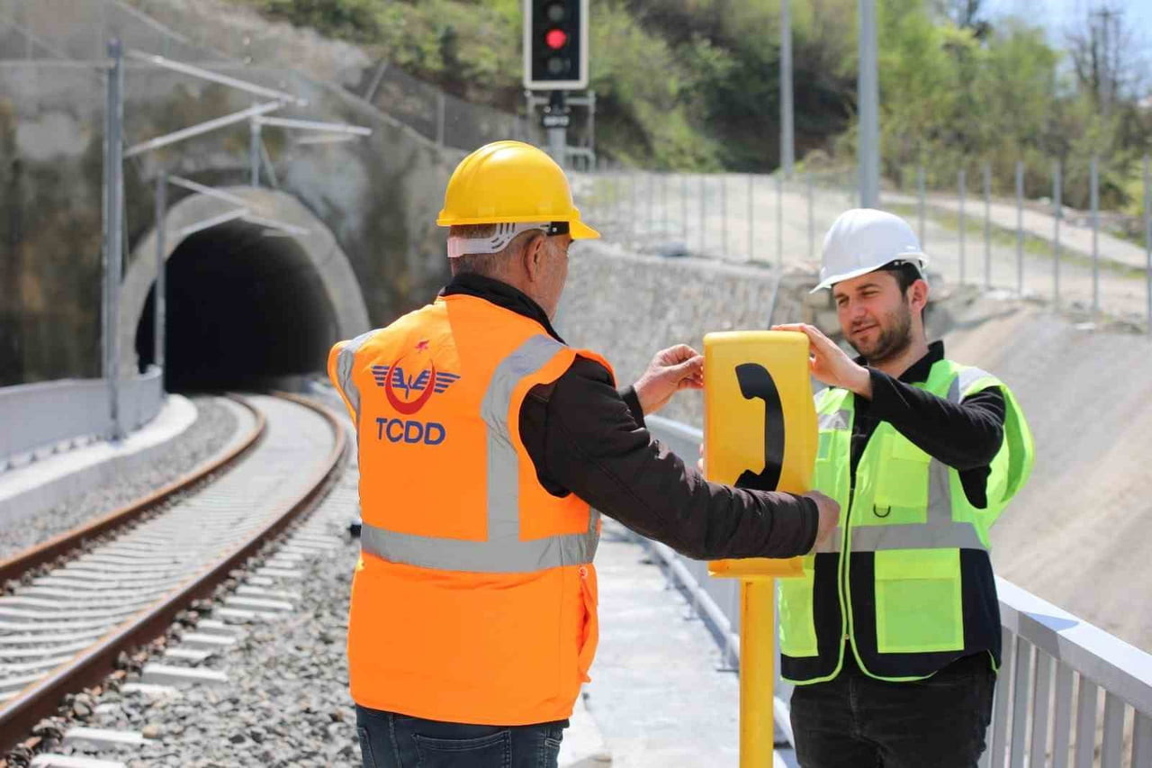ULAŞTIRMA VE ALTYAPI BAKANI ABDULKADİR URALOĞLU, ANKARA-İSTANBUL YÜKSEK HIZLI TREN (YHT) HATTINDA...