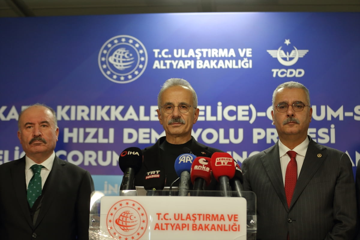 Ulaştırma ve Altyapı Bakanı Abdulkadir Uraloğlu, Ankara-Samsun Hızlı Demir Yolu Projesi...