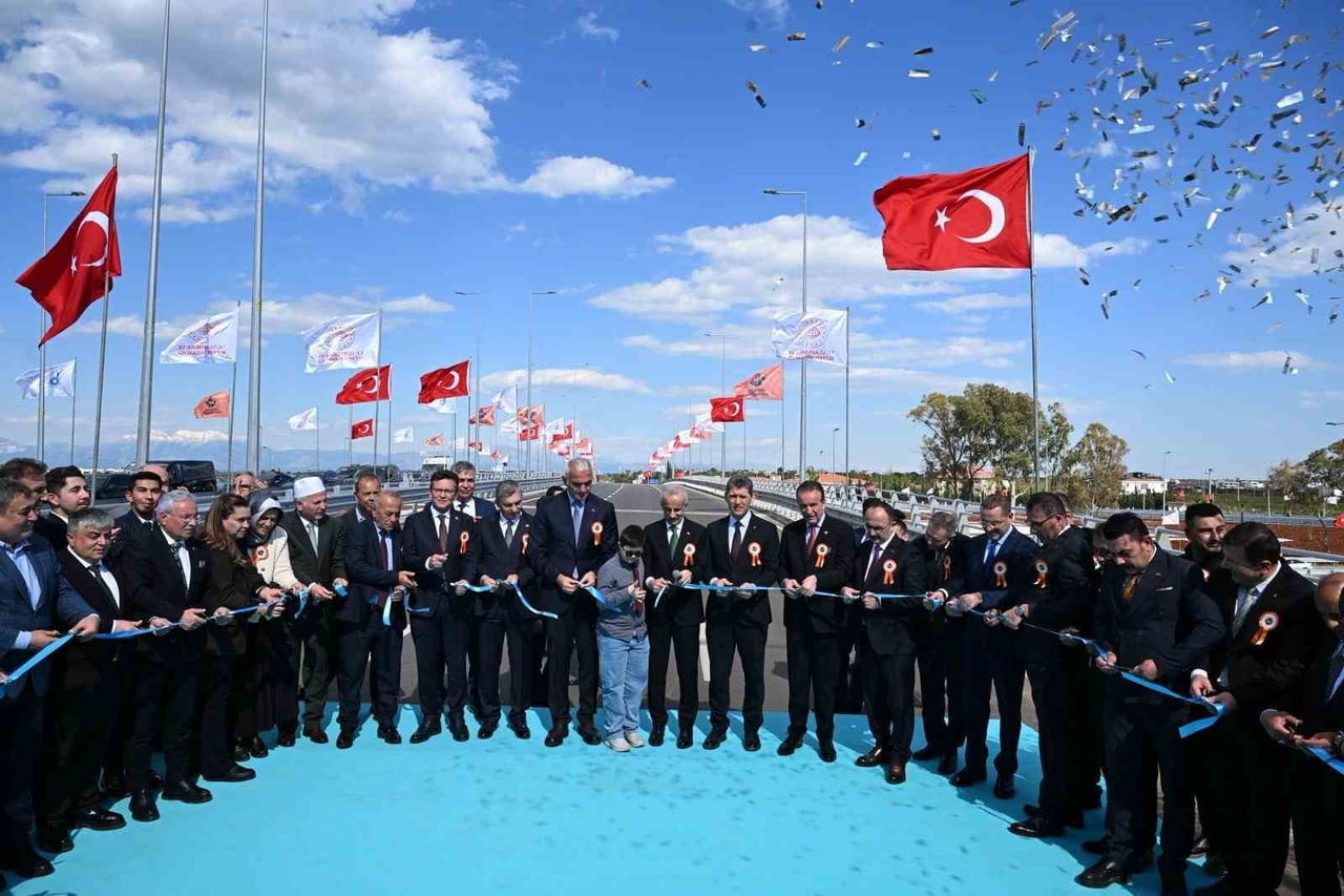 ULAŞTIRMA VE ALTYAPI BAKANI ABDULKADİR URALOĞLU, ANTALYA DÖŞEMEALTI’NIN ULAŞIM AĞININ GÜCÜNE GÜÇ...