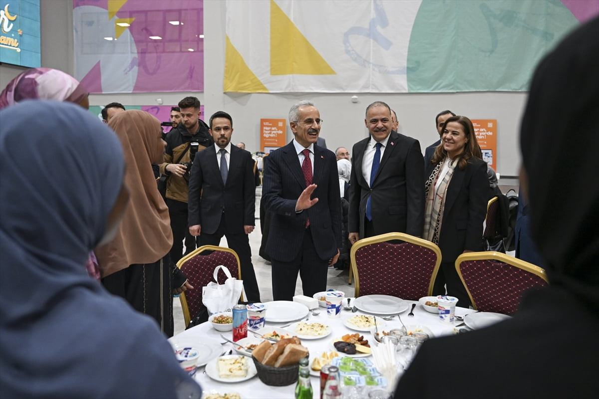 Ulaştırma ve Altyapı Bakanı Abdulkadir Uraloğlu, Bilgi Teknolojileri ve İletişim Kurumunda TÜRKSAT...
