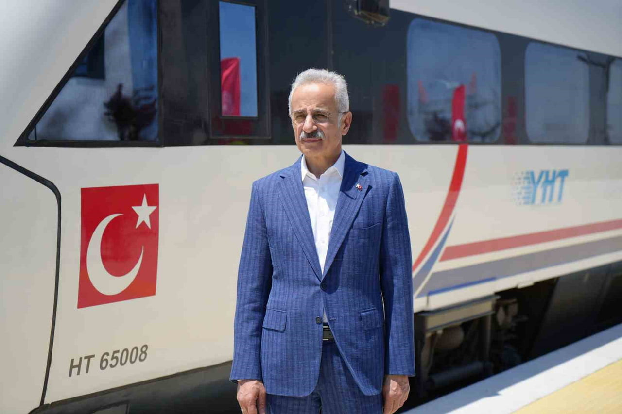 ULAŞTIRMA VE ALTYAPI BAKANI ABDULKADİR URALOĞLU, HALKALI-KAPIKULE HIZLI TREN HATTI’NIN 153...