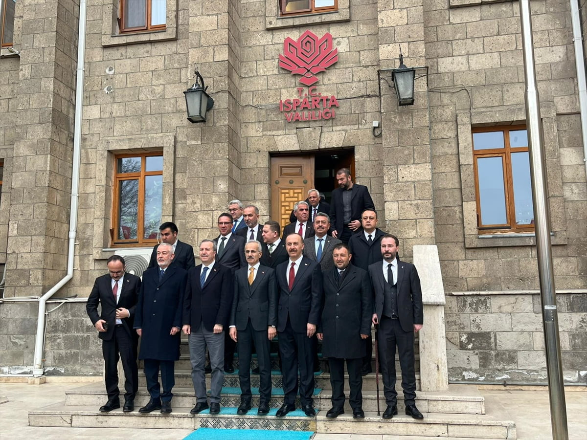 Ulaştırma ve Altyapı Bakanı Abdulkadir Uraloğlu,  Isparta programı kapsamında Valiliği ziyaret...