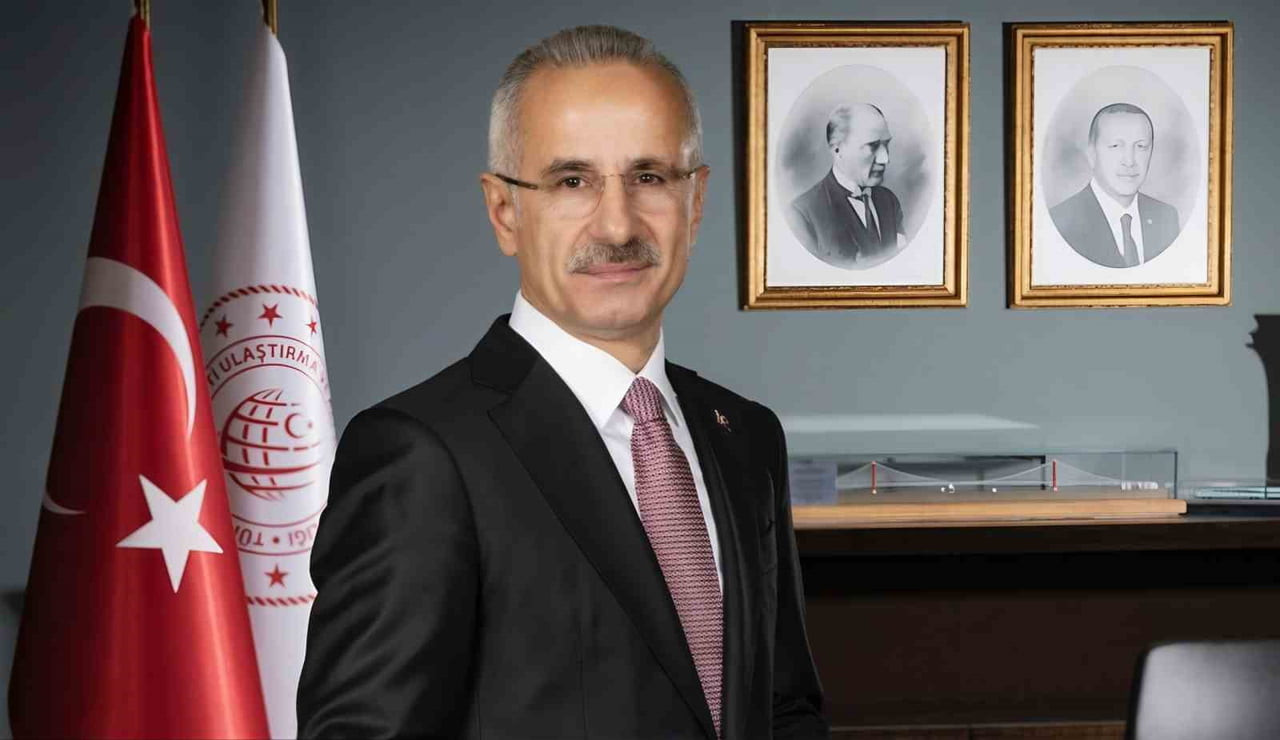 ULAŞTIRMA VE ALTYAPI BAKANI ABDULKADİR URALOĞLU KARAYOLU TAŞIMA YÖNETMELİĞİ’NDE, MOTOKURYELERE...