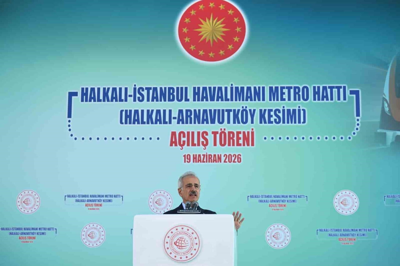 ULAŞTIRMA VE ALTYAPI BAKANI ABDULKADİR URALOĞLU, "TÜRKİYE'DEKİ BİN 58 KİLOMETRELİK KENT İÇİ RAYLI...