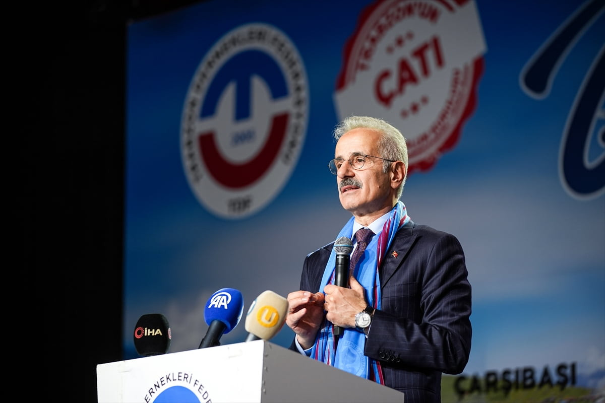 Ulaştırma ve Altyapı Bakanı Abdulkadir Uraloğlu, Trabzon Dernekleri Federasyonu tarafından 26-29...