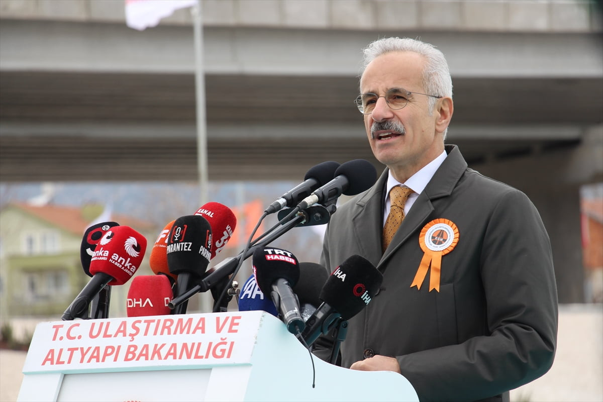 Ulaştırma ve Altyapı Bakanı Uraloğlu, Isparta'da Şehit Orhan Burak Büyükçaylı Farklı Seviyeli...